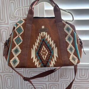 BRAND NEW! Wrangler Brown Aztec Weekender Bag with Turquoise and Cream Accents